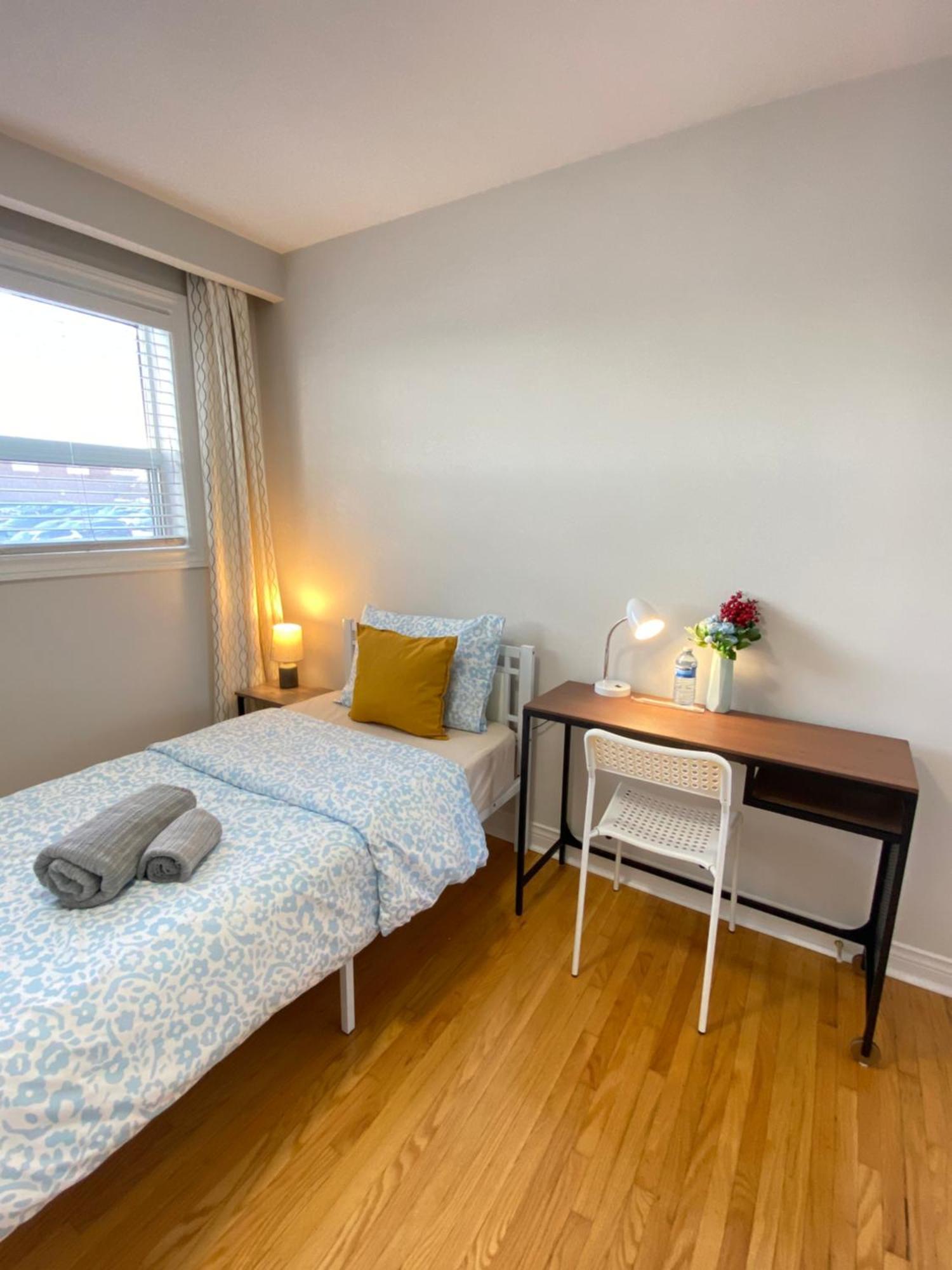 Sunny House - Main Floor, Free Parking, In Toronto Hotel Exterior photo