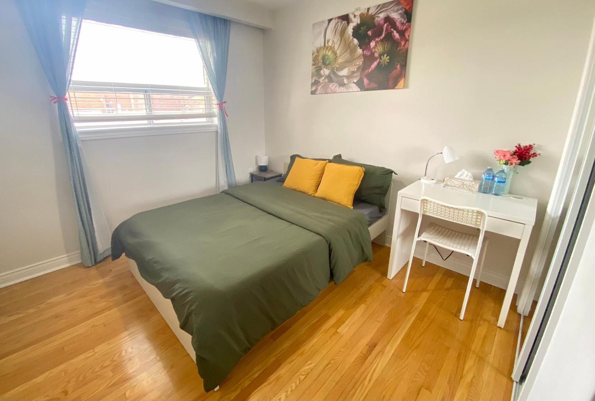 Sunny House - Main Floor, Free Parking, In Toronto Hotel Room photo