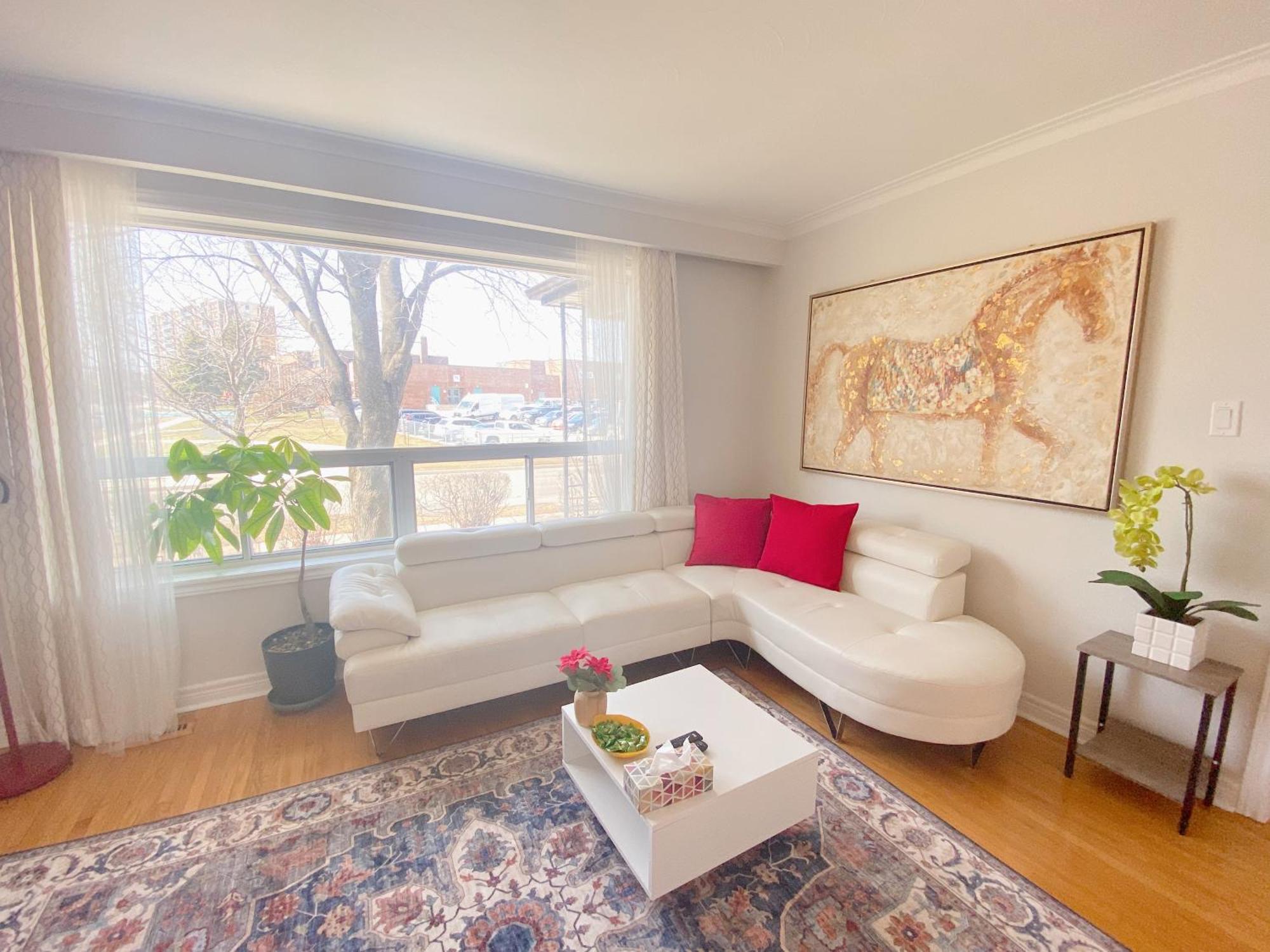 Sunny House - Main Floor, Free Parking, In Toronto Hotel Exterior photo