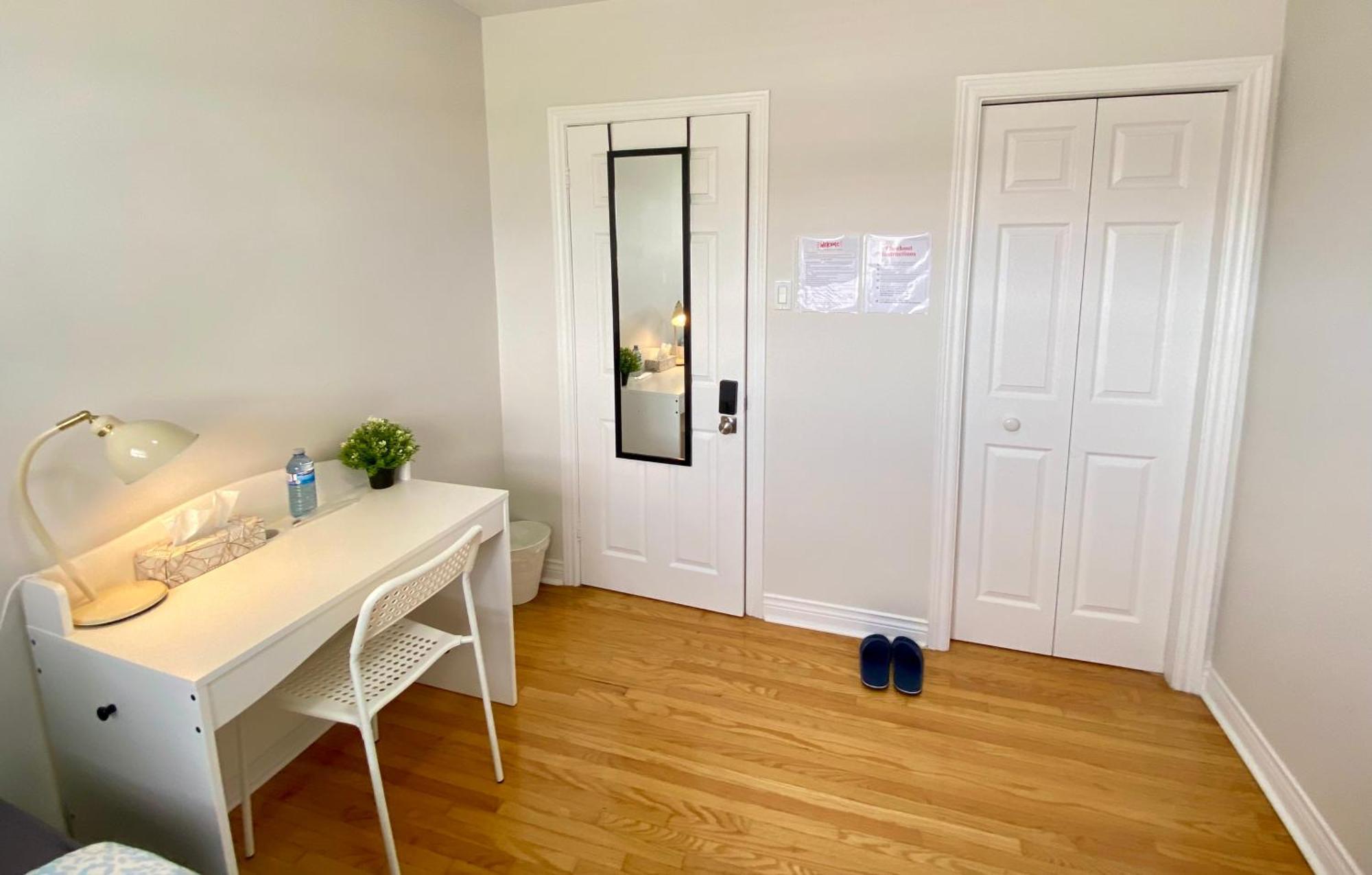 Sunny House - Main Floor, Free Parking, In Toronto Hotel Exterior photo